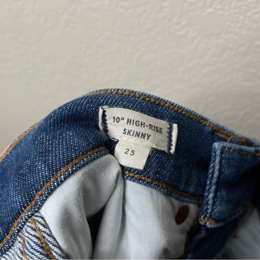 Madewell Women’s 10" High-Rise Skinny Jeans in Winston Wash - Picture 10 of 11